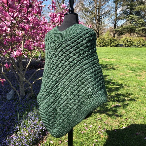 Handmade Lavena Celtic Poncho by BLD - Picture 3 of 6